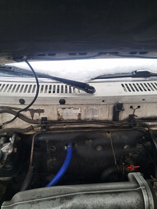 Продам Мазду 2.0