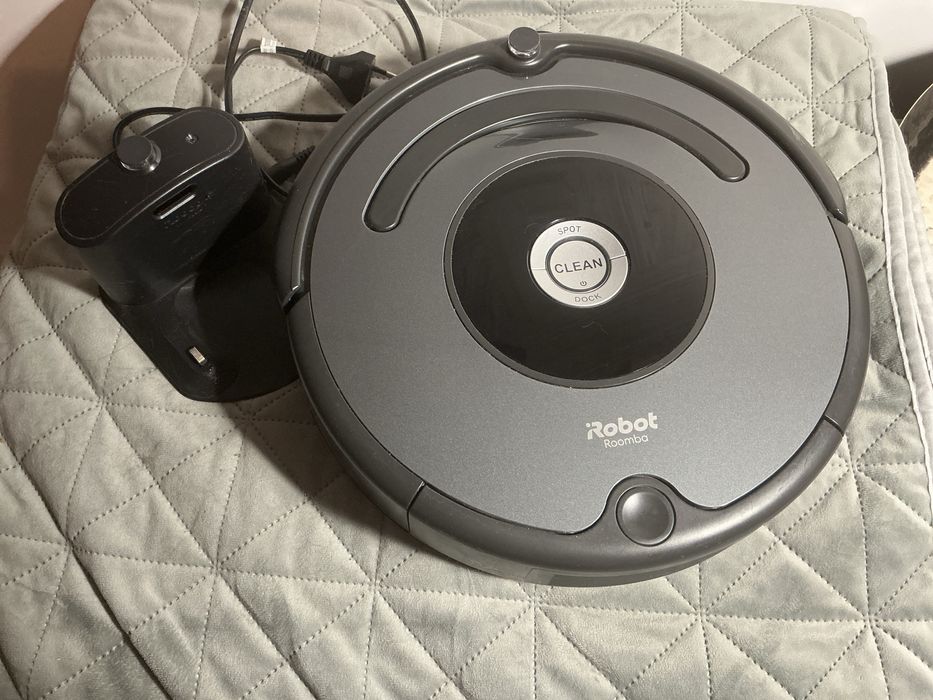 IRobot ROOMBA 676 - odkurzacz