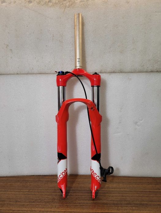 Amortyzator powietrzny RockShox Recon Silver 26' 100mm 9mm 1 1/8 po pełnym serwisie