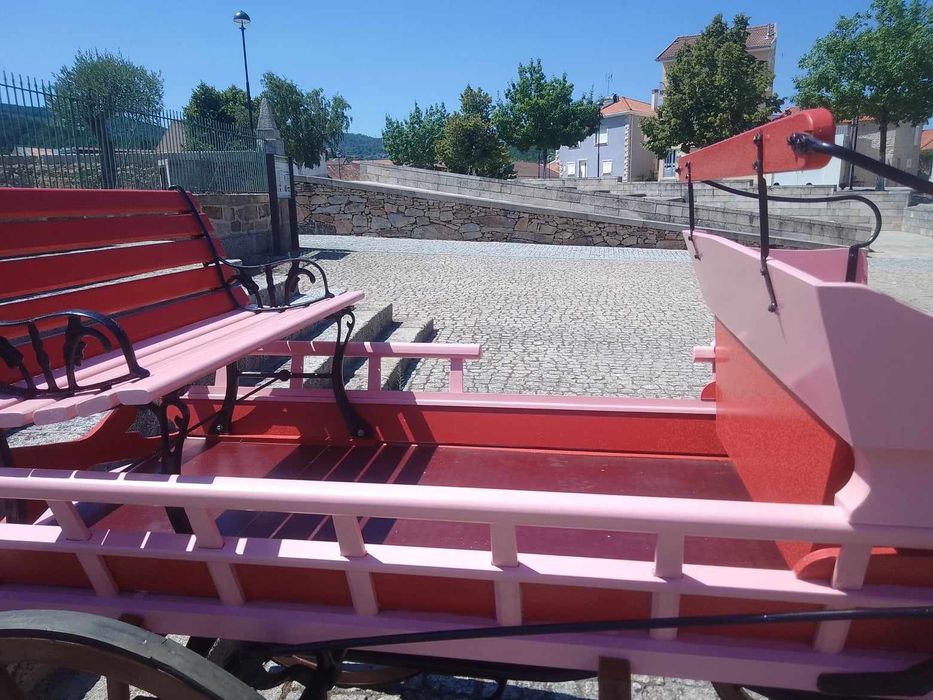 Vende-se charete e Egua