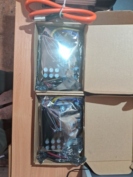 Продаж 2 двигуна + 2 контролера,