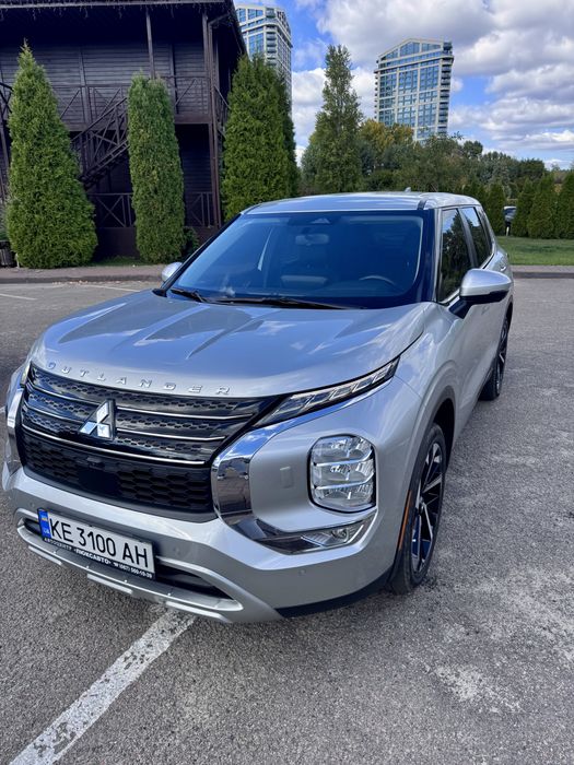 Mitsubishi Outlander 2023