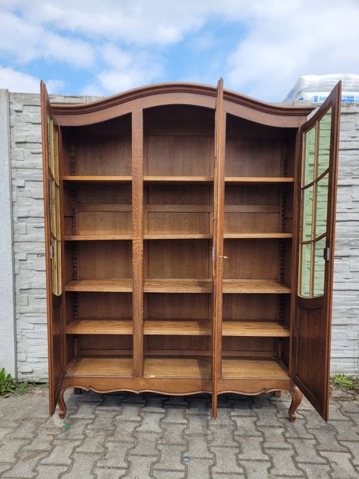 Elegancka dębowa witrynka Ludwikowska.