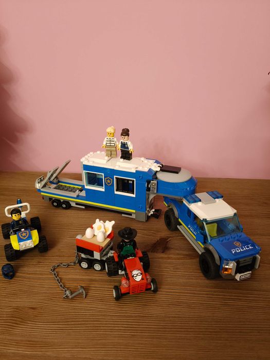 Klocki LEGO City 60315 Mobilne Centrum Dowodzenia Policji