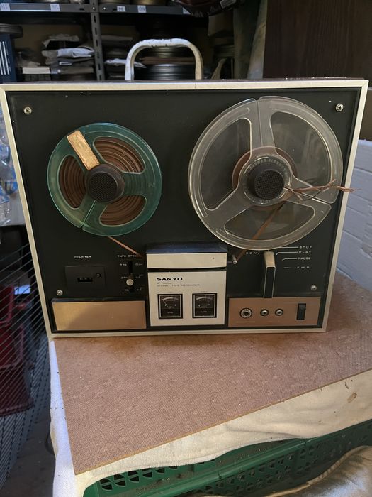 Sanyo reel to reel tape recorder