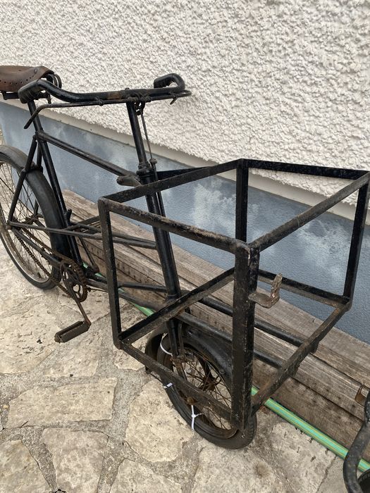 Bicicleta antiga inglesa carga