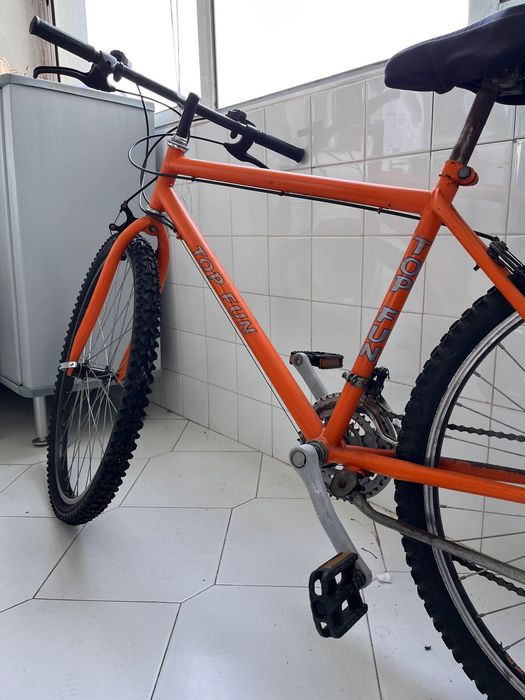 Bicicleta funciona e ninguém a vai roubar.