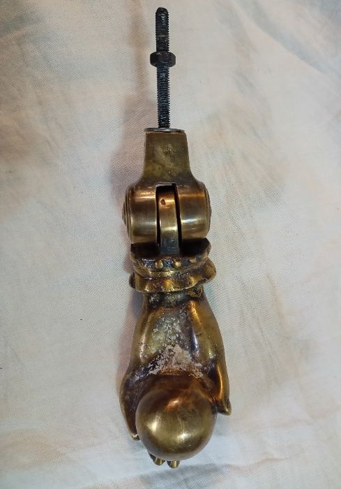 Batente Forma Mão Bronze
