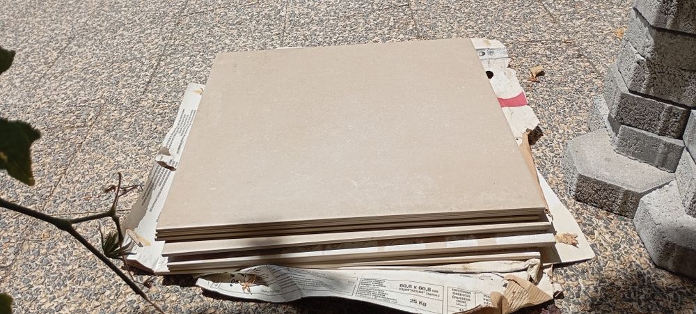 Love Tijoleira de 60,8 por 60,8