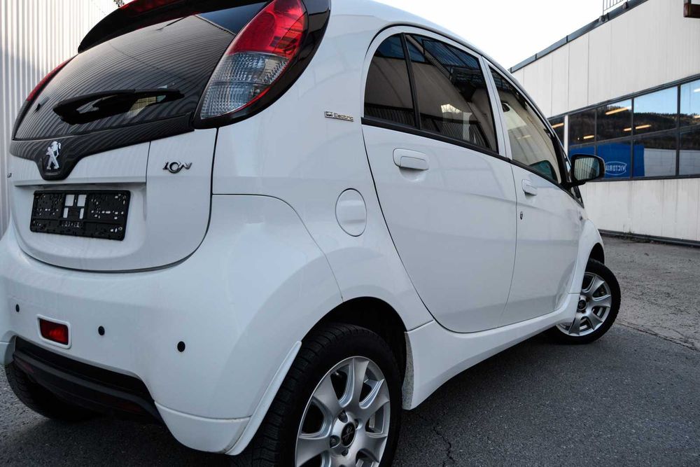 Peugeot iOn 2015 без ДТП, рідний пробіг, два комлпекти дисків і ключів