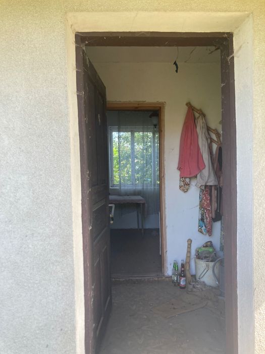 Земельна ділянка з будиночком