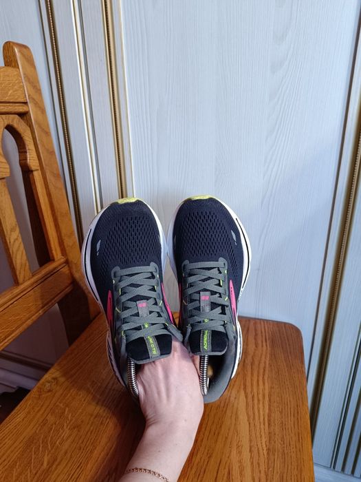 Brooks Adrenaline Gts 23 Wide Fit кросівки Vietnam  оригінал