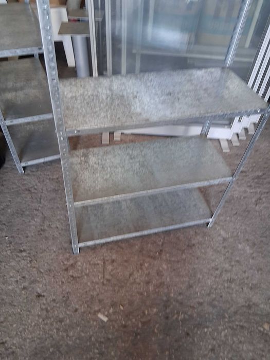 2 Móveis em ferro para arrumacao