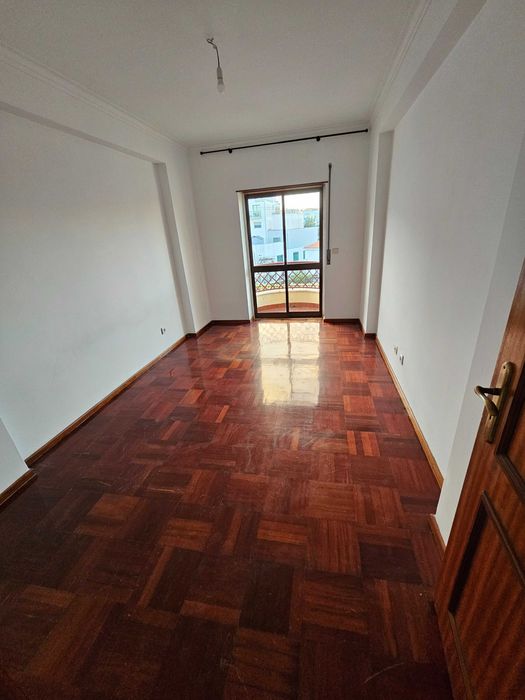 T2 espaçoso; 2 min estação M.Martins