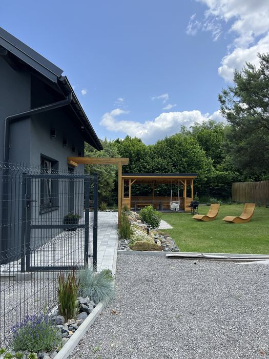 Antracytowe domki z jacuzzi nad Zalewem Chańcza