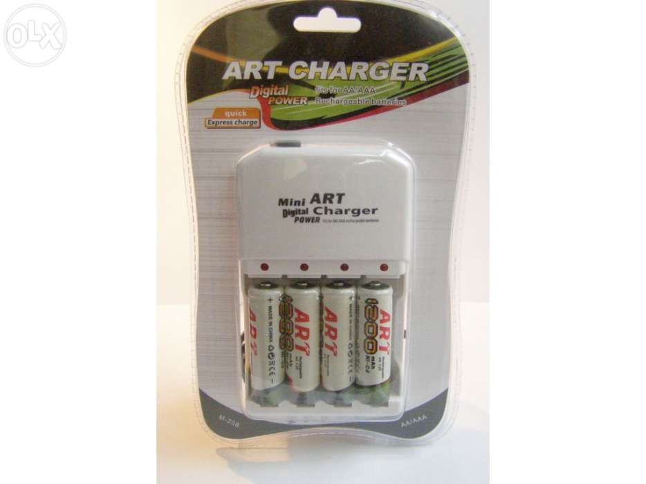 Carregador digital de 4 pilhas AA+AAA
