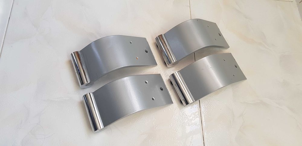 Pes de movel ou outro...