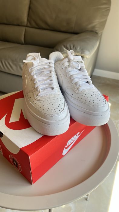 Білі кросівки Nike жіночі. Оригінал! Модель: DM0113-100