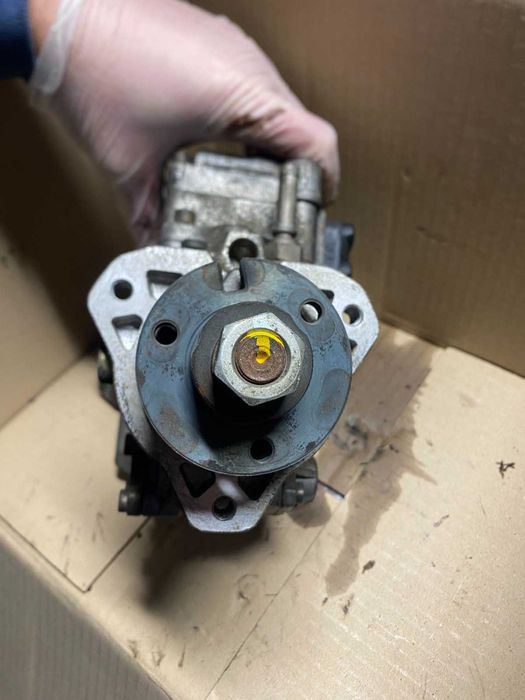 топливний насос .