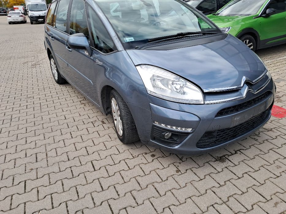 Citroen c4 picasso błotniki pas przedni