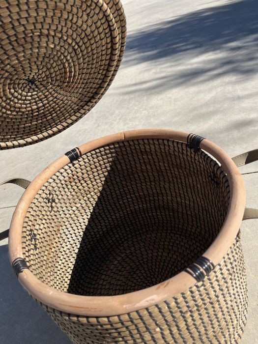 Cesto redondo grande com tampa e alças em couro – 41cm – Novo