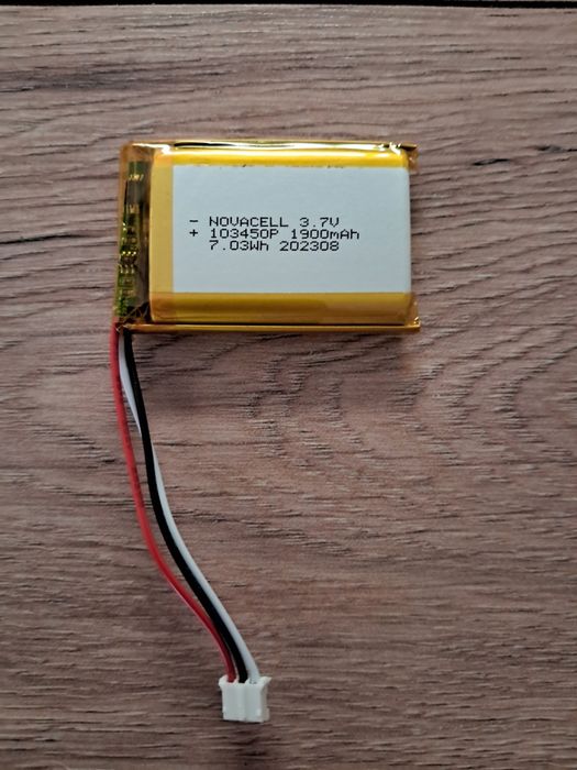 Sprzedam akumulator 3,7V ,1900 mAh.