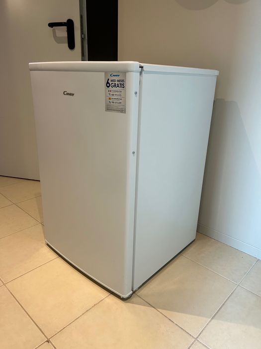 Congelador vertical pequeno