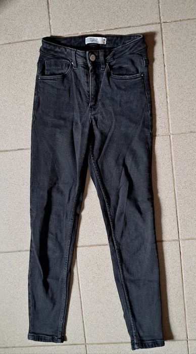 Чёрные скинни джинсы