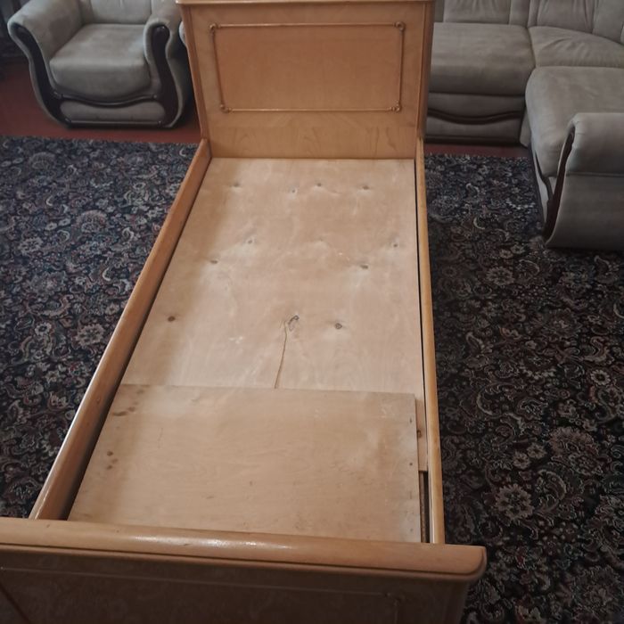 Кровать односпальная