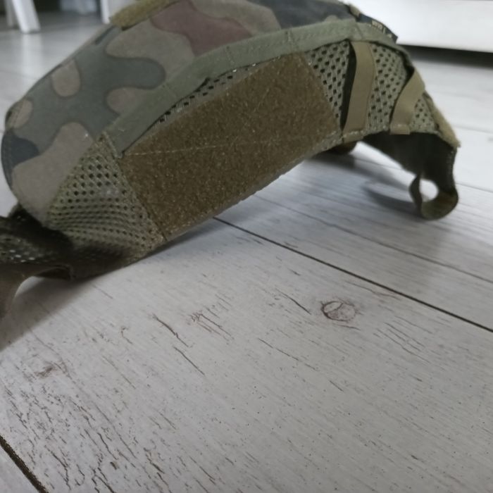 Pokrowiec na hełm typu FAST firmy Ops-Core® wz93