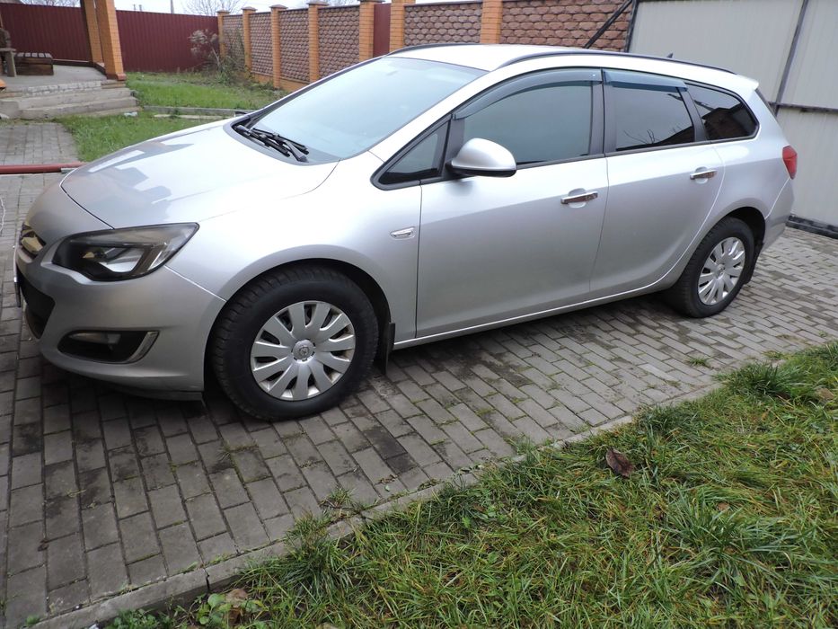Opel Astra J 2014 торг уместен
