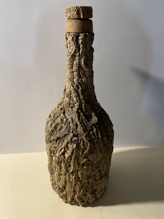 Garrafa revestida a cortiça