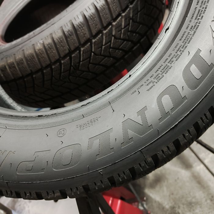 205/60/16 XL Sprzedam parę opon zimowych Dunlop