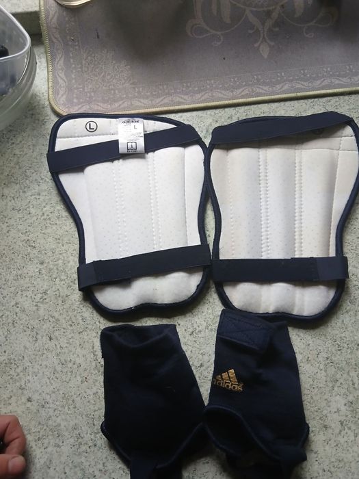 Захист Щитки футбольні adidas. Нові.