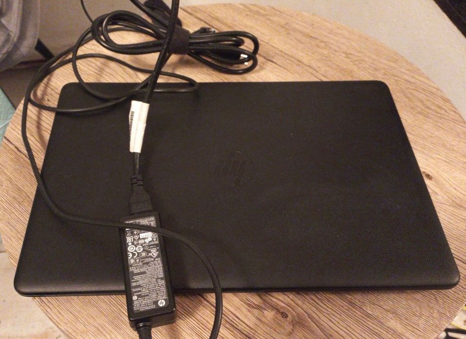HP 250 G6 3168NGW 8GB/500GB bateria 6 godzin