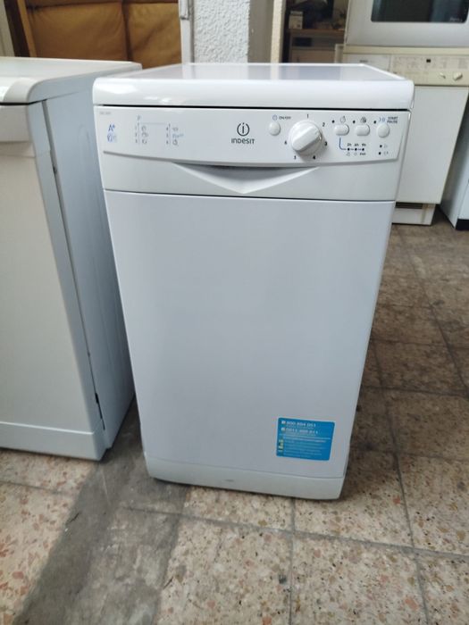 Máquina de lavar louça INDESIT