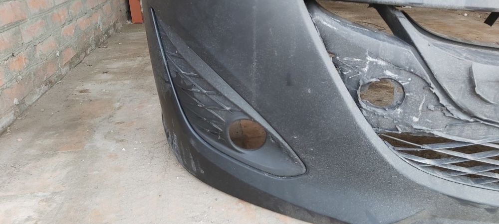 Решётка и заглушки ПТФ в бампер на Mazda 5 (cw)