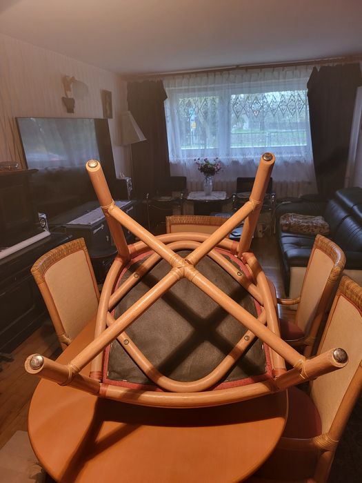 Zestaw stół i 6 krzeseł