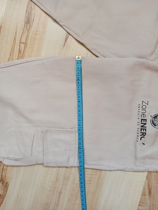 Beżowe damskie spodnie cargo