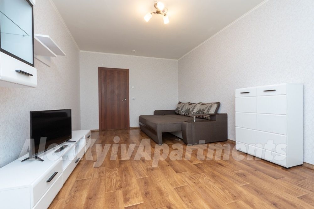 Подобово. 2х кімнатна,квартира на ВДНГ,Генератор!Метро Іподром,Теремки