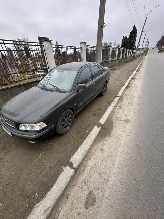 Вольво s40 під відновлення або на запчастини(по кусках не продається)
