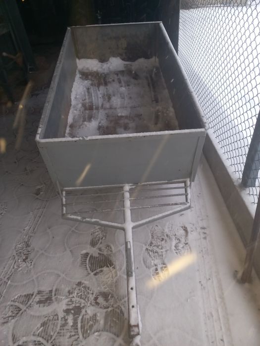 прицеп 1м на 2а колеса р 13 задній борт знімається