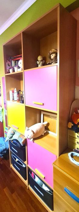 Excelente Estante em Faia