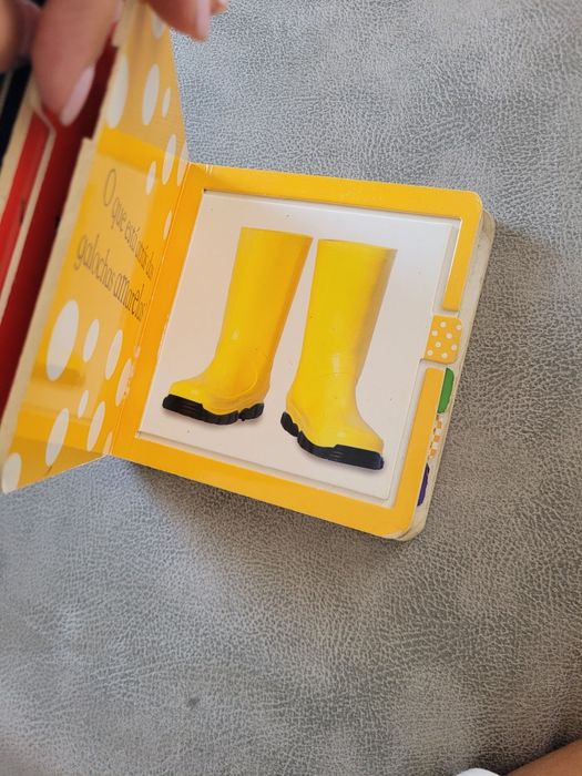 Livro bebé cores
