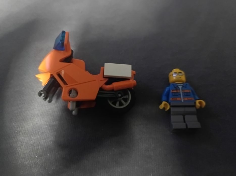 LEGO City 7686 Laweta do przewozu helikoptera