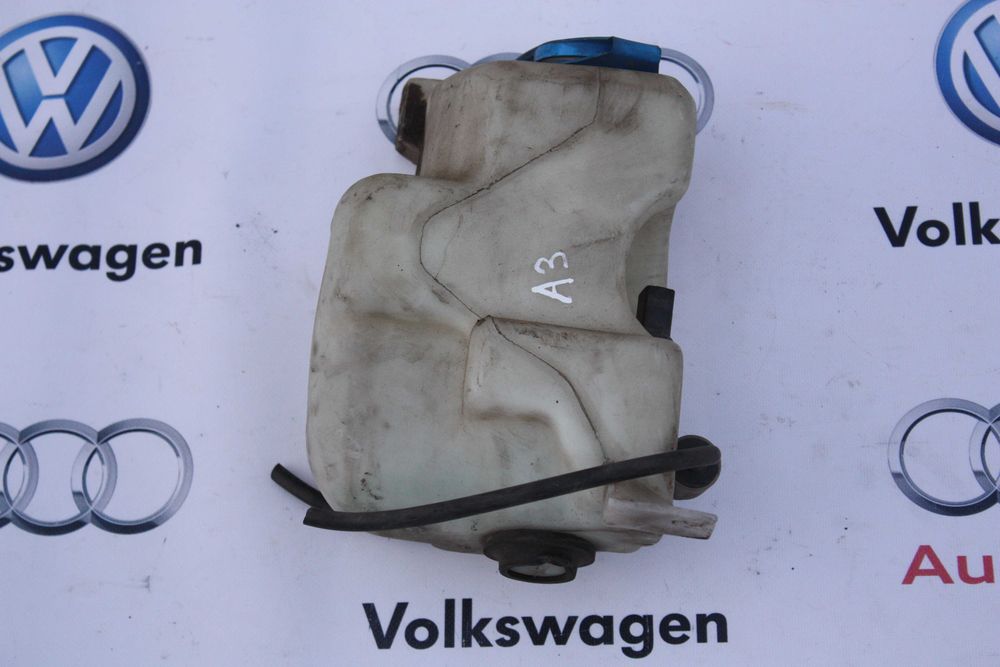 Бачок омывателя Audi A6 C5\ A4 B6 \ Q7 \ A3\ VW Touareg