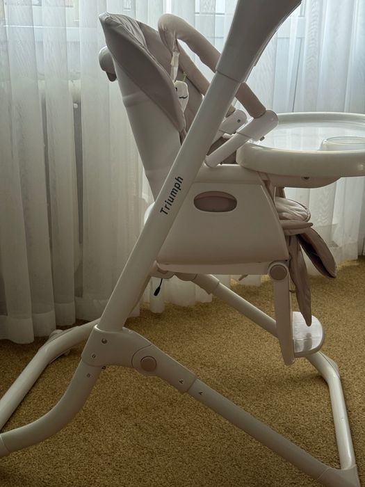 Стільчик-гойдалка CARRELLO Triumph