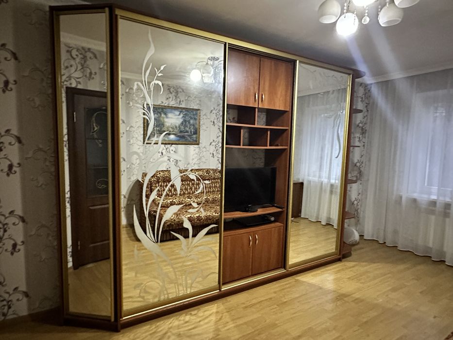 Продається шафа купе
