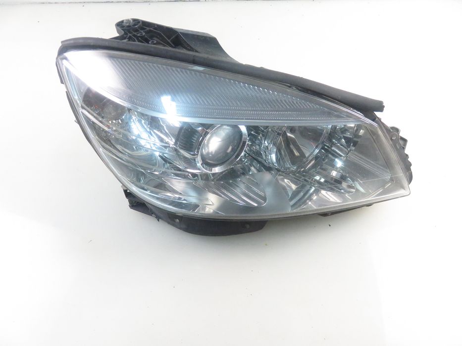 Lampa Prawa Przednia Mercedes-benz Klasa C T-model (s204)