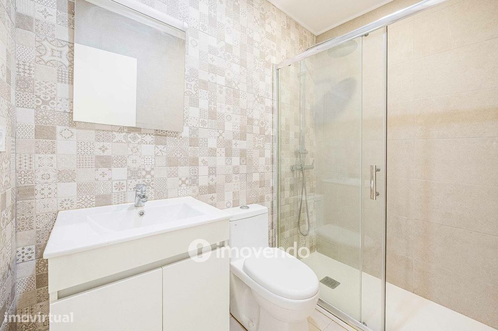 Apartamento T1 totalmente renovado, com varanda, na Sobreda